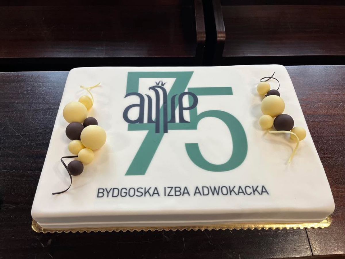 Tort ufundowany przez Bydgoską Izbę Adwokacją z okazji 75-lecia istnienia